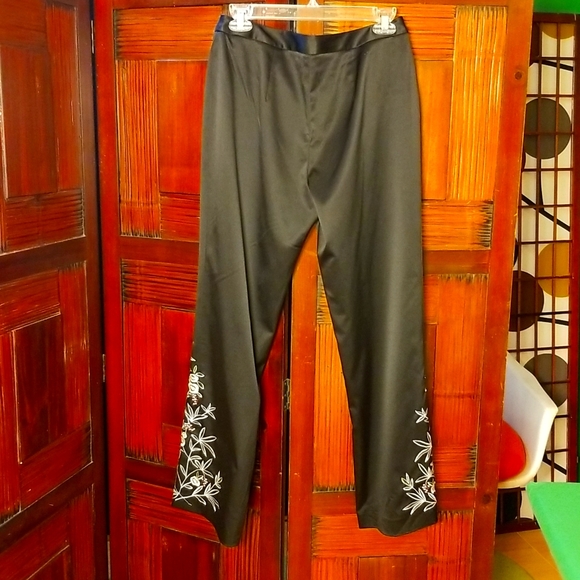 Stretch satin black pants by Spencer Jeremy petites size 10 p - Picture 4 of 4
